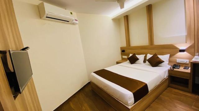 Hotel Plaza Heights Mangalore Room photo